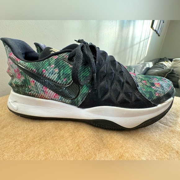 Nike Kyrie 2018 Low \'Floral\' Black Men\'s Size 10 (Barely Used)